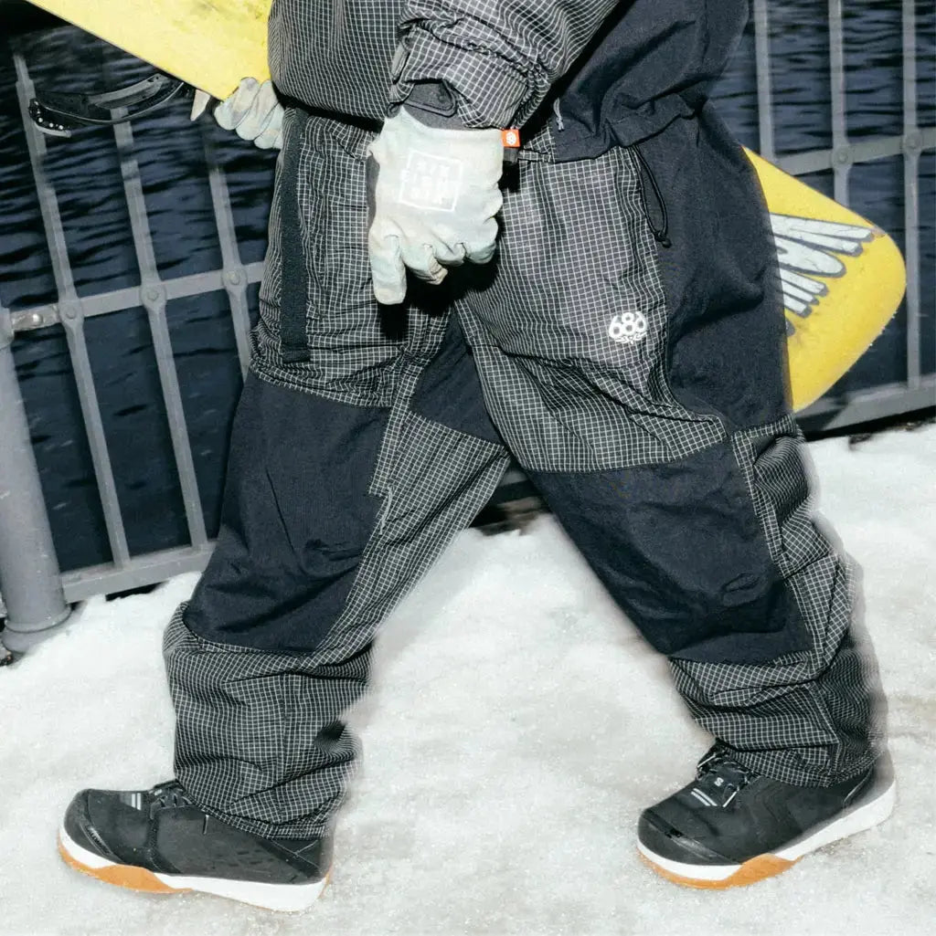 686 2.5L Ghost Snow Pants - Black Grid 686