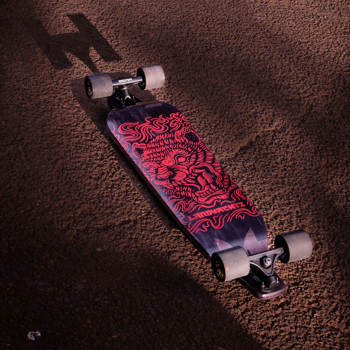 Landyachtz Evo 40 - Bear Longboard