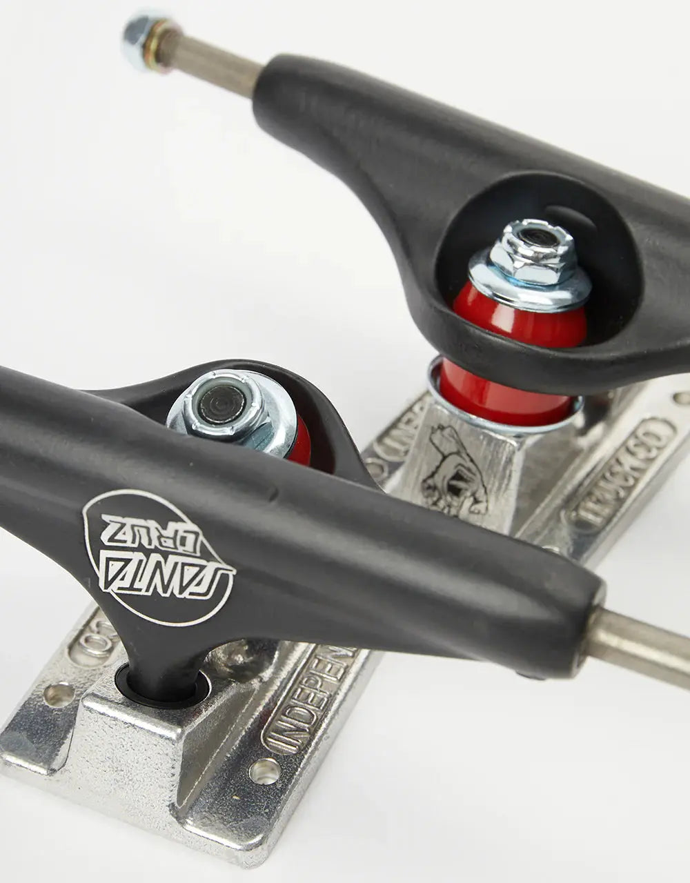 Independent STG11 Santa Cruz Trucks INDEPENDENT