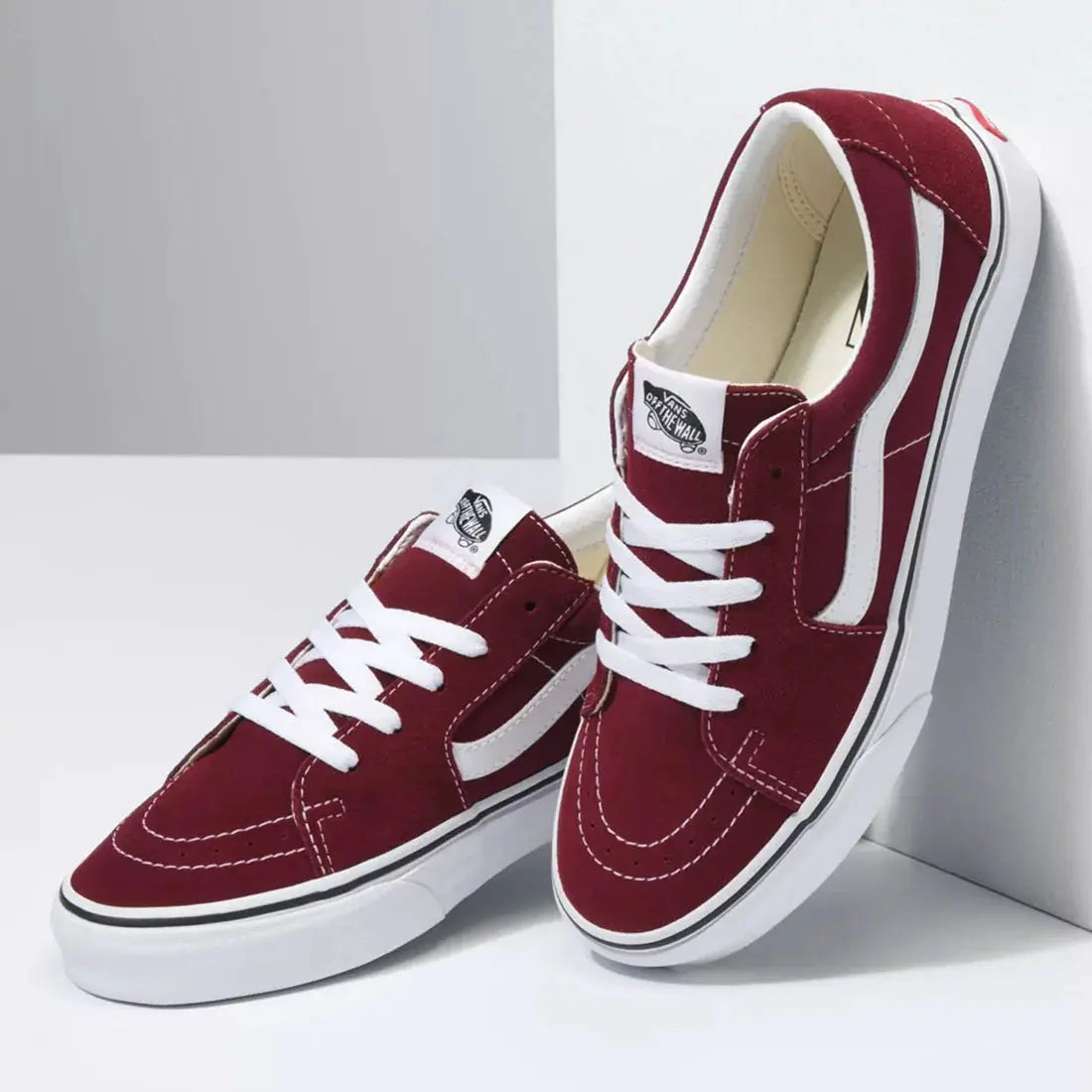 Low top maroon vans sales