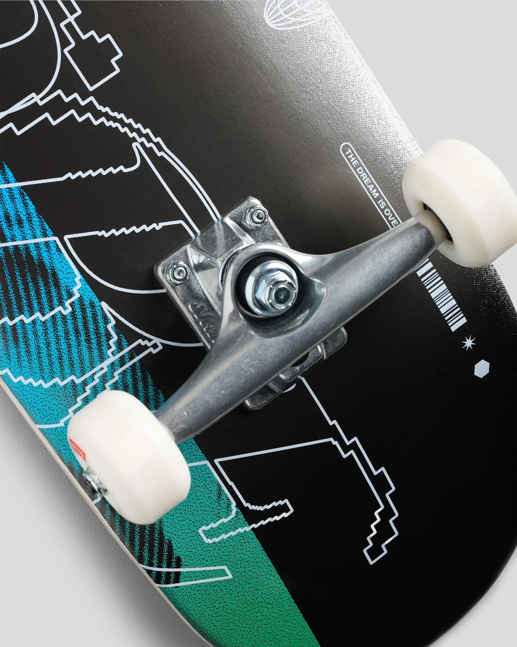 Globe G0 Hive 8.25 Complete Skateboard GLOBE