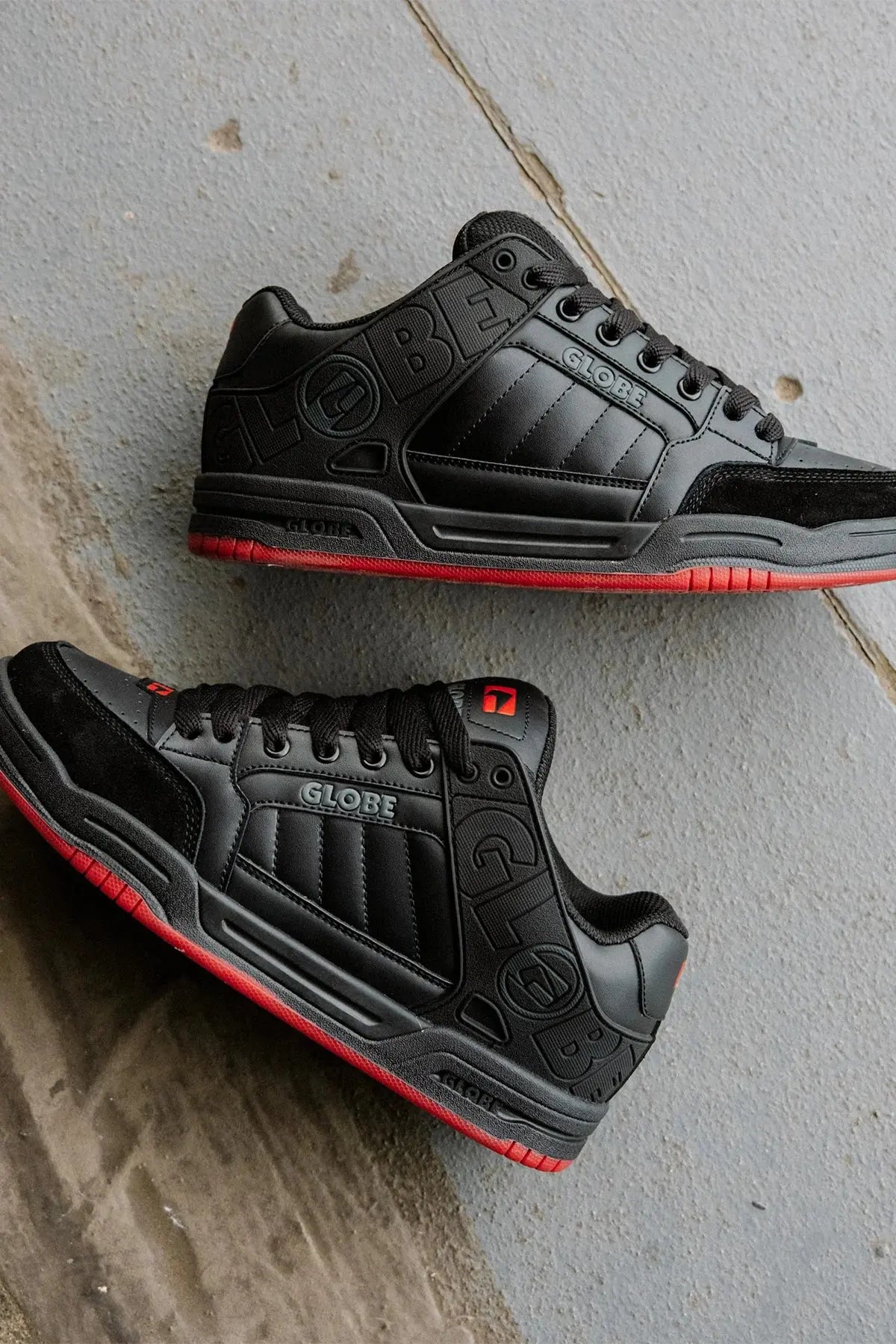 Globe Tilt Shoes - Black/Red/Charcoal GLOBE