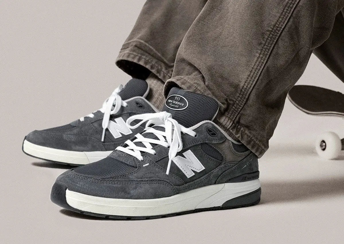 New Balance Numeric Andrew Reynolds 933 Shoes - Grey/White New Balance